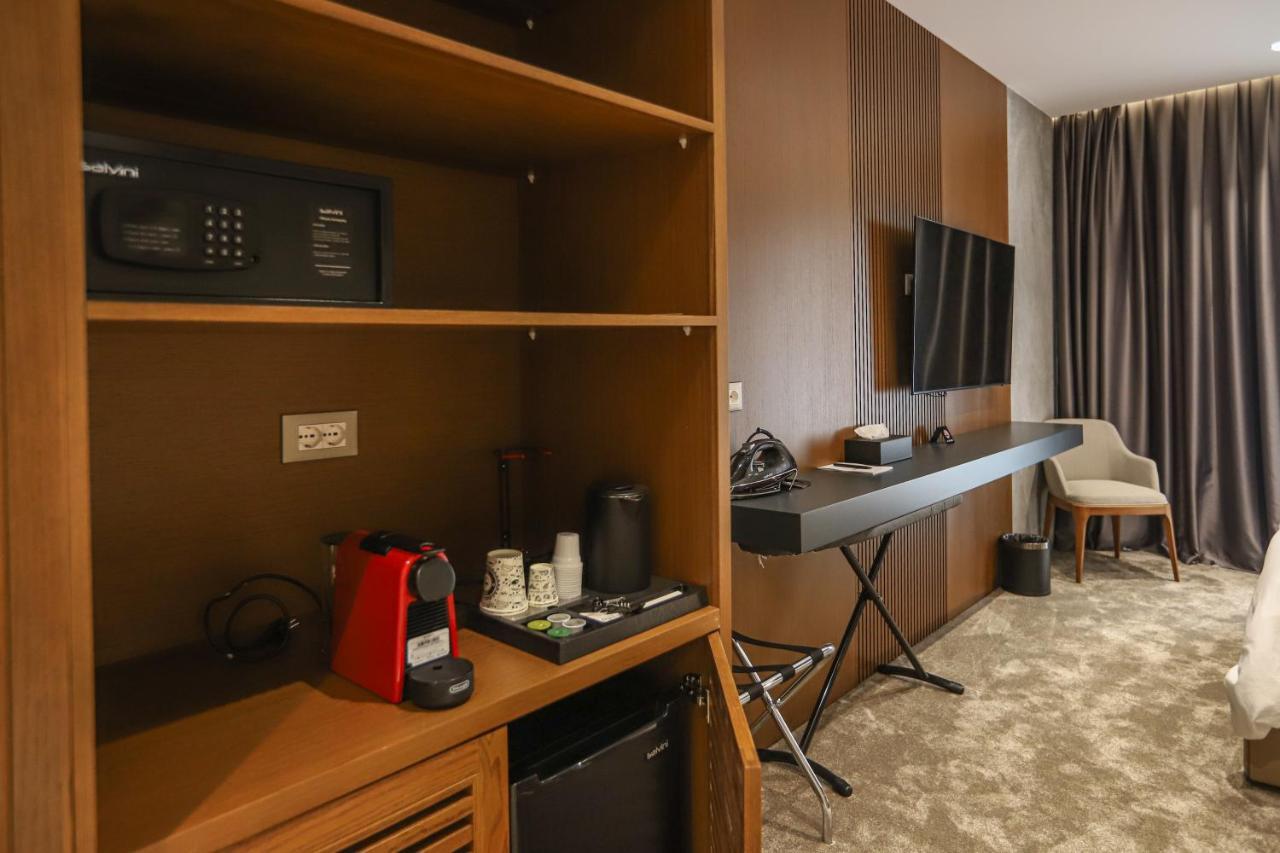 Urbanin Apartment & Hotel Tirana Buitenkant foto