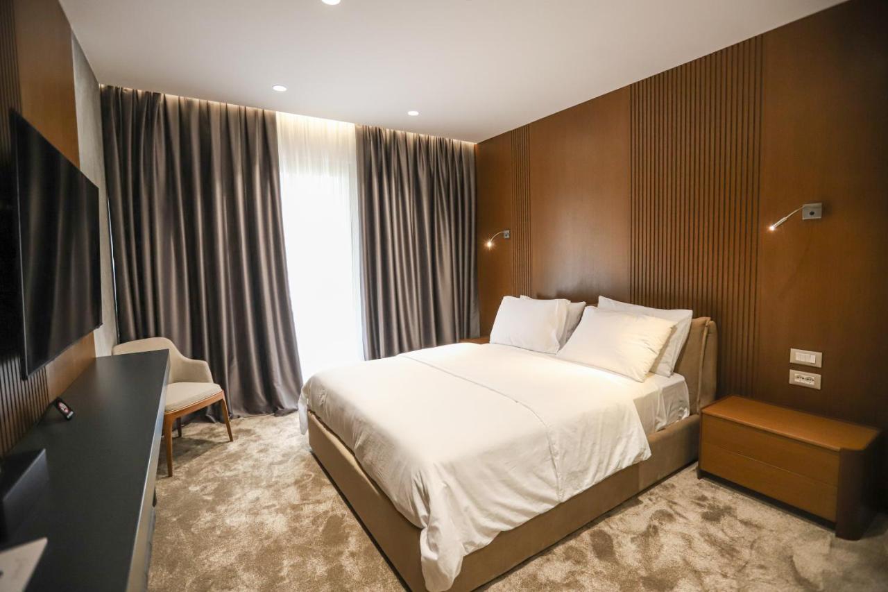 Urbanin Apartment & Hotel Tirana Buitenkant foto