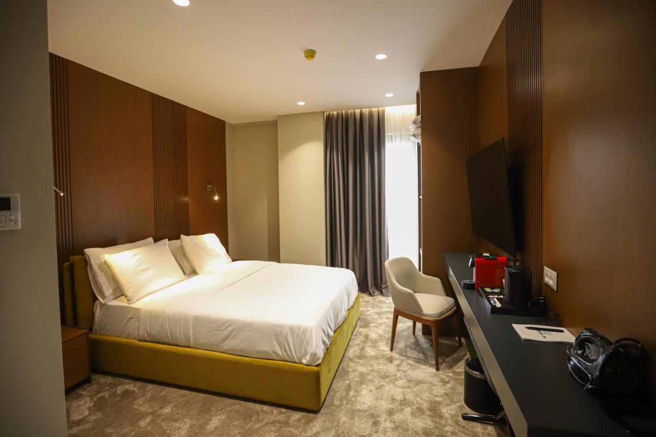 Urbanin Apartment & Hotel Tirana Buitenkant foto