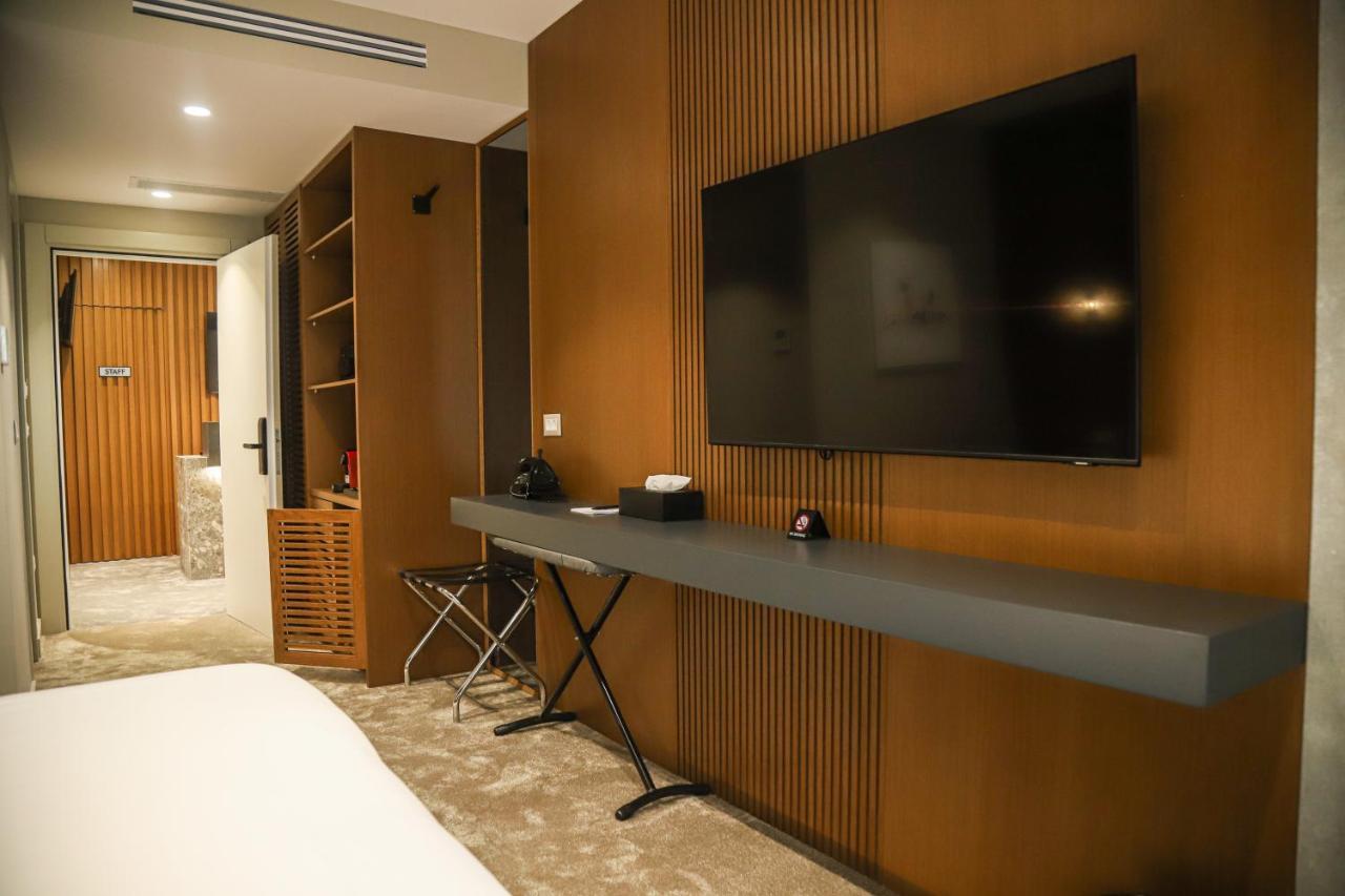 Urbanin Apartment & Hotel Tirana Buitenkant foto